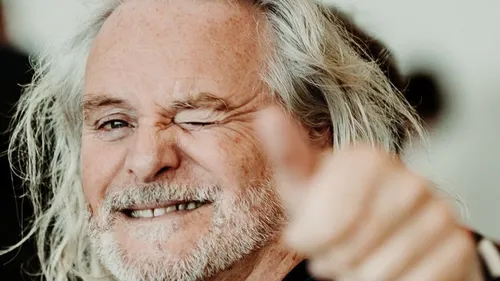 Charleville : le comédien de doublage Pierre Alain de Garrigues est...